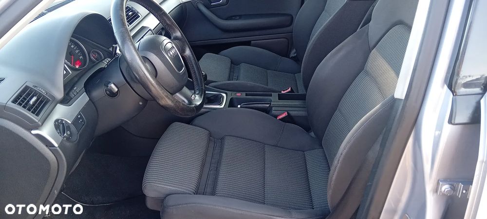 Audi A4 Avant 2.0 TDI - 8