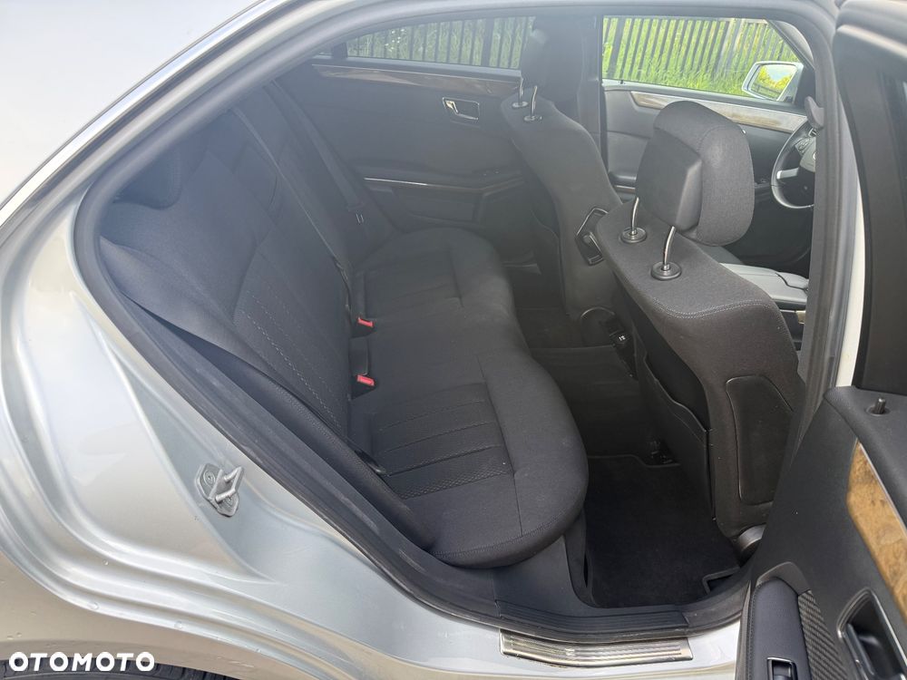Mercedes-Benz Klasa E 350 CDI DPF BlueEFFICIENCY 7G-TRONIC Elegance - 11