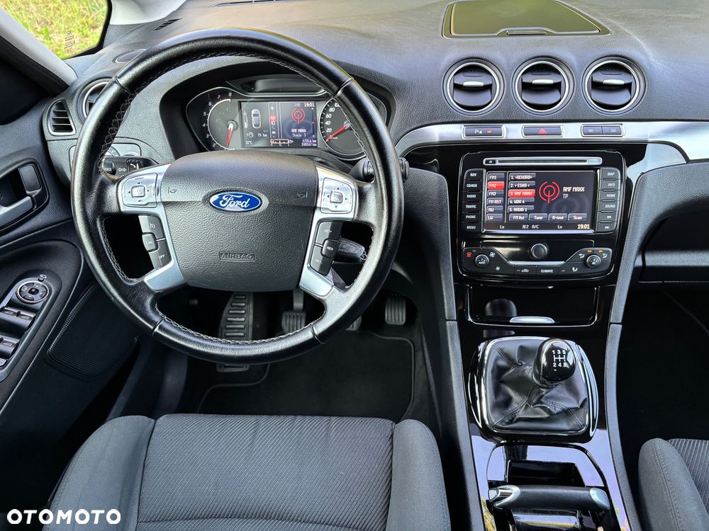 Ford S-Max 2.0 Titanium - 32