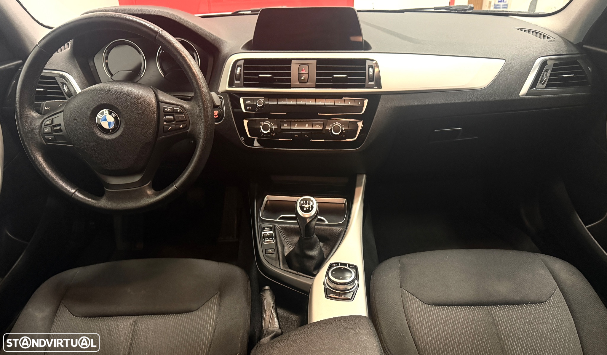BMW 116 i Line Urban - 8