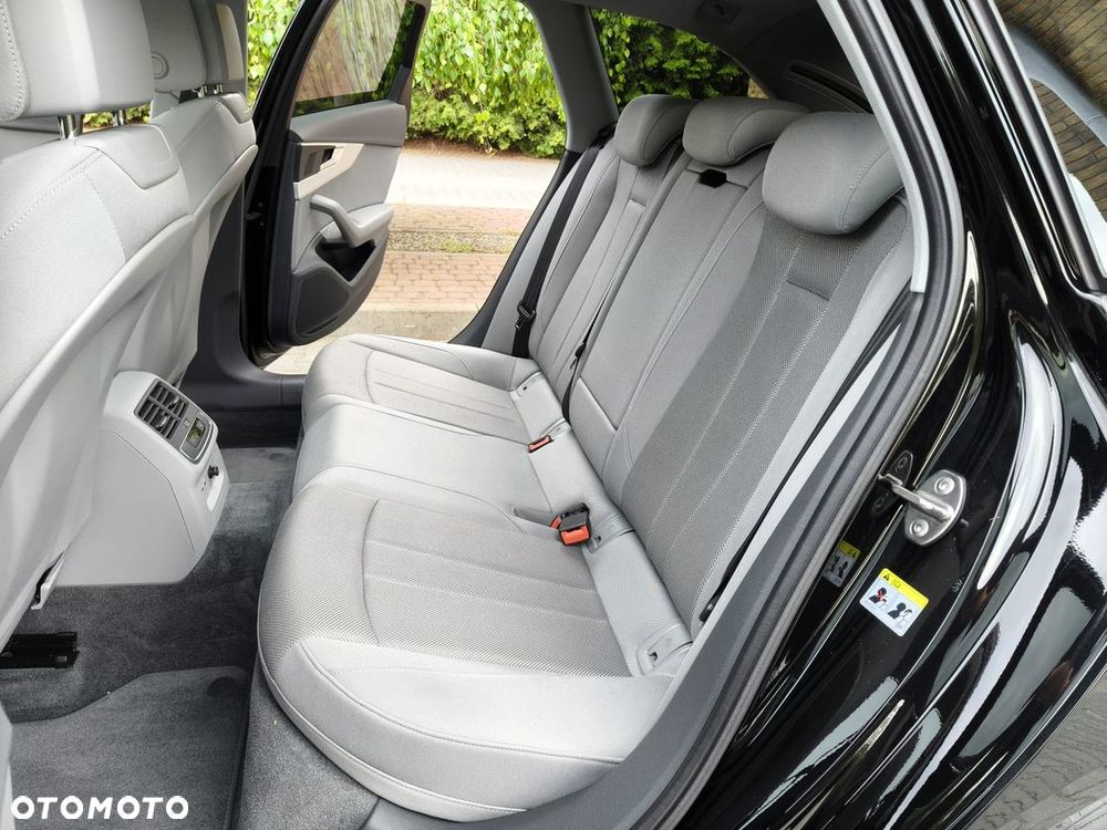 Audi A4 Avant 2.0 TDI DPF clean diesel Ambiente - 25