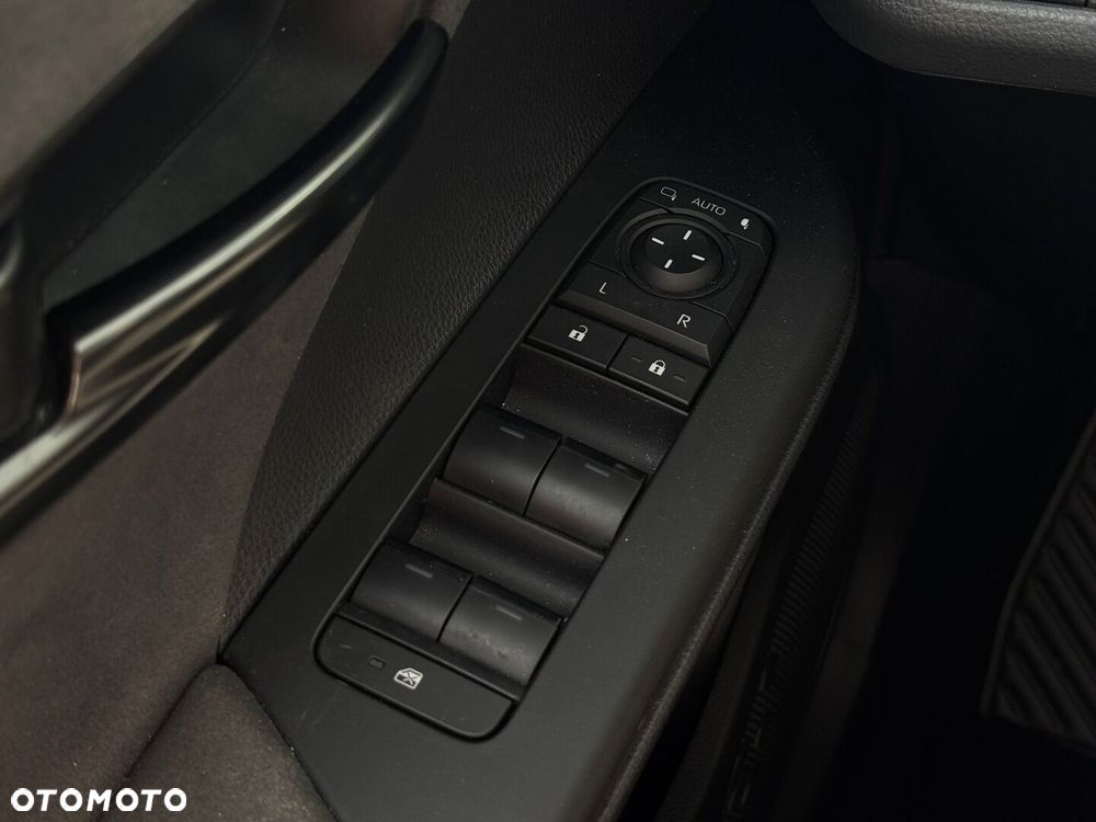 Toyota C-HR 2.0 Hybrid Dynamic Force Executive Premiere Edition - 32
