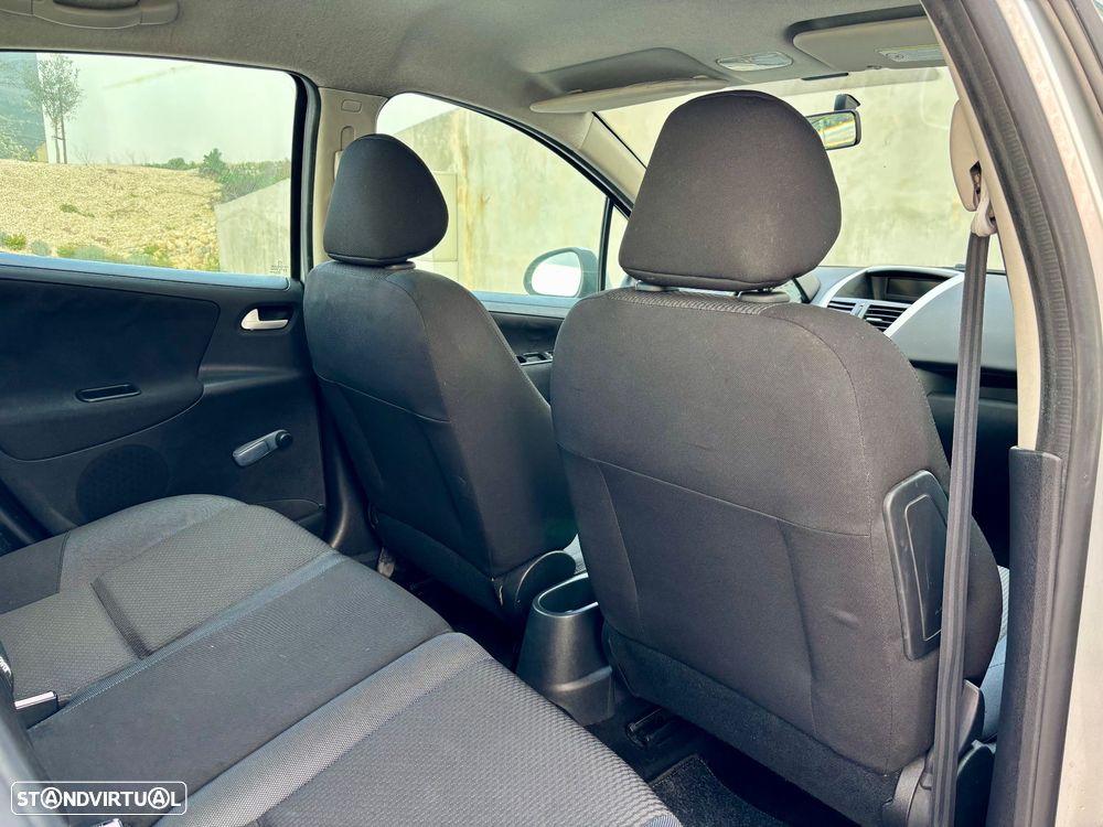 Peugeot 207 1.4 16V Trendy - 28