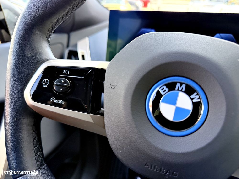 BMW iX xDrive 50 Pack Desportivo - 13