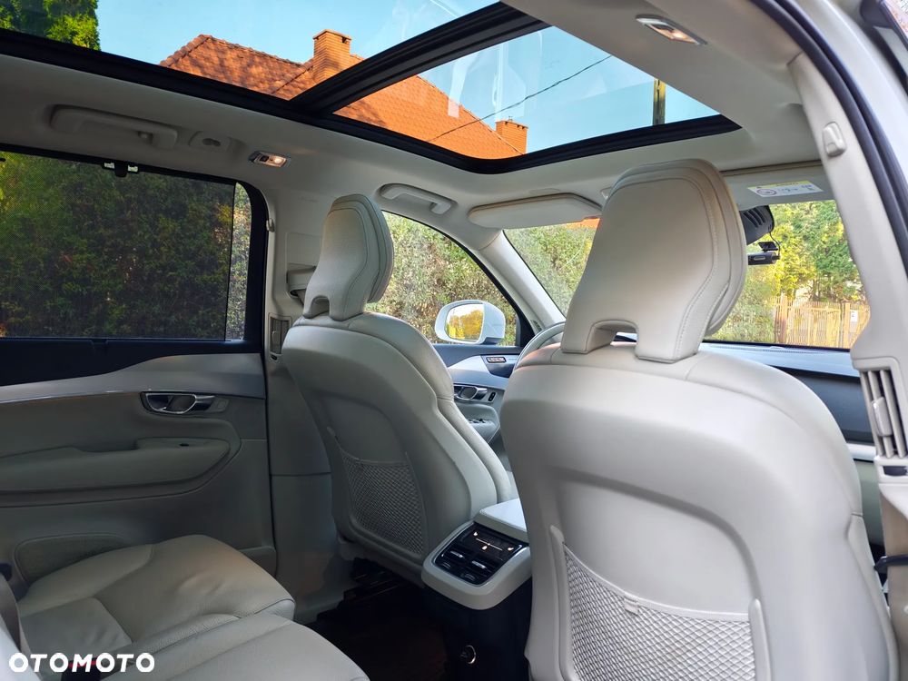 Volvo XC 90 D5 AWD Momentum 7os - 24