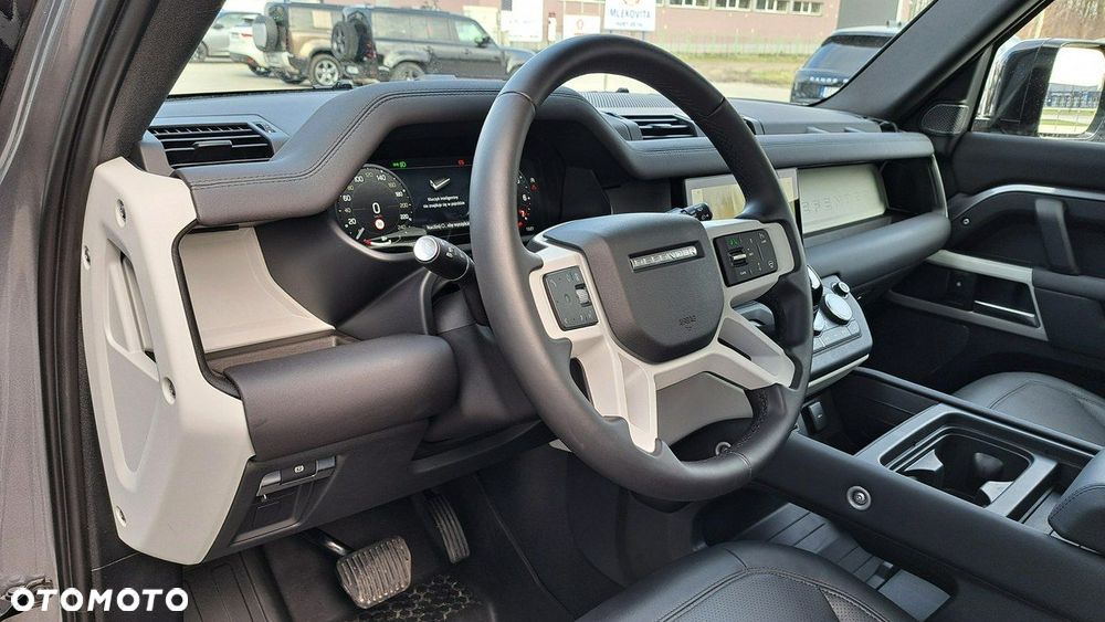 Land Rover Defender - 18