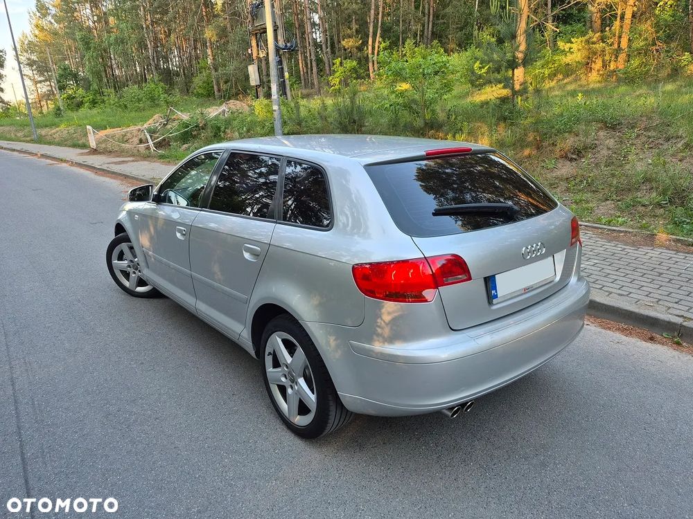 Audi A3 Sportback 2.0 TDI DPF quattro Attraction - 1