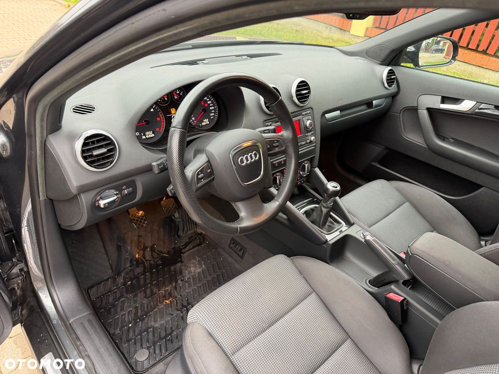 Audi A3 Sportback 2.0 TDI DPF S line Sportpaket - 32