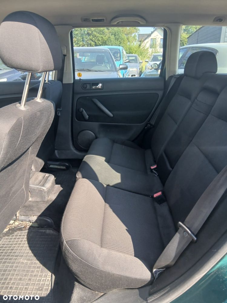 Volkswagen Passat 1.9 TDI Basis - 12