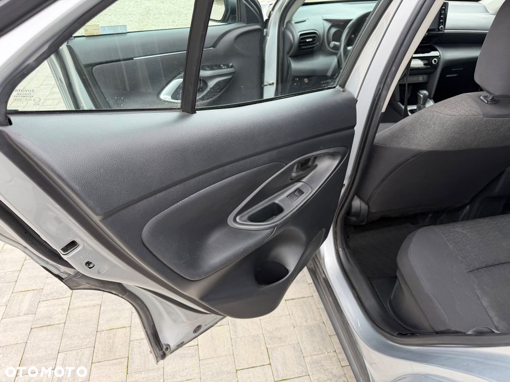 Toyota Yaris Cross Hybrid 1.5 Comfort - 17