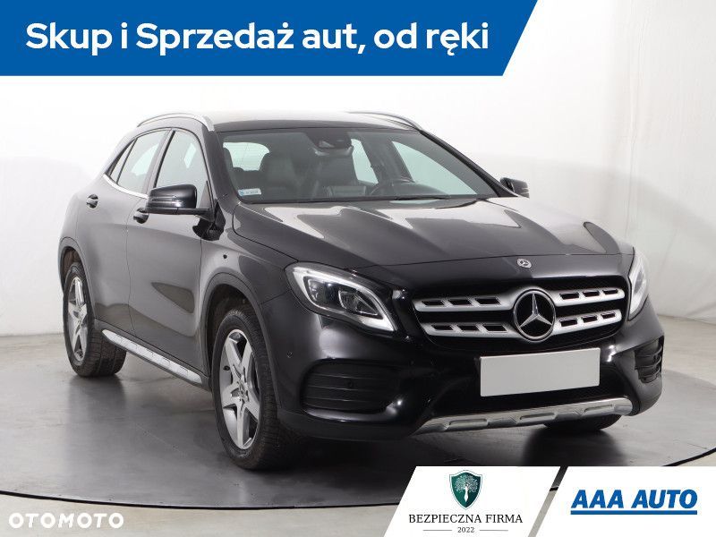 Mercedes-Benz GLA - 3