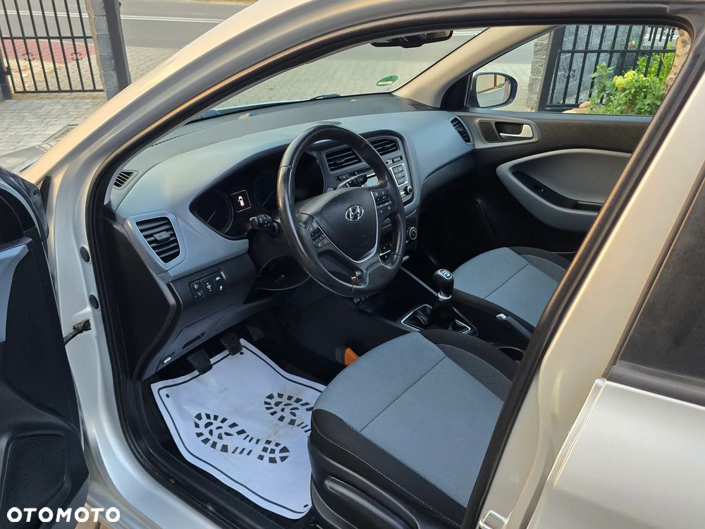 Hyundai i20 blue 1.2 YES Gold - 26