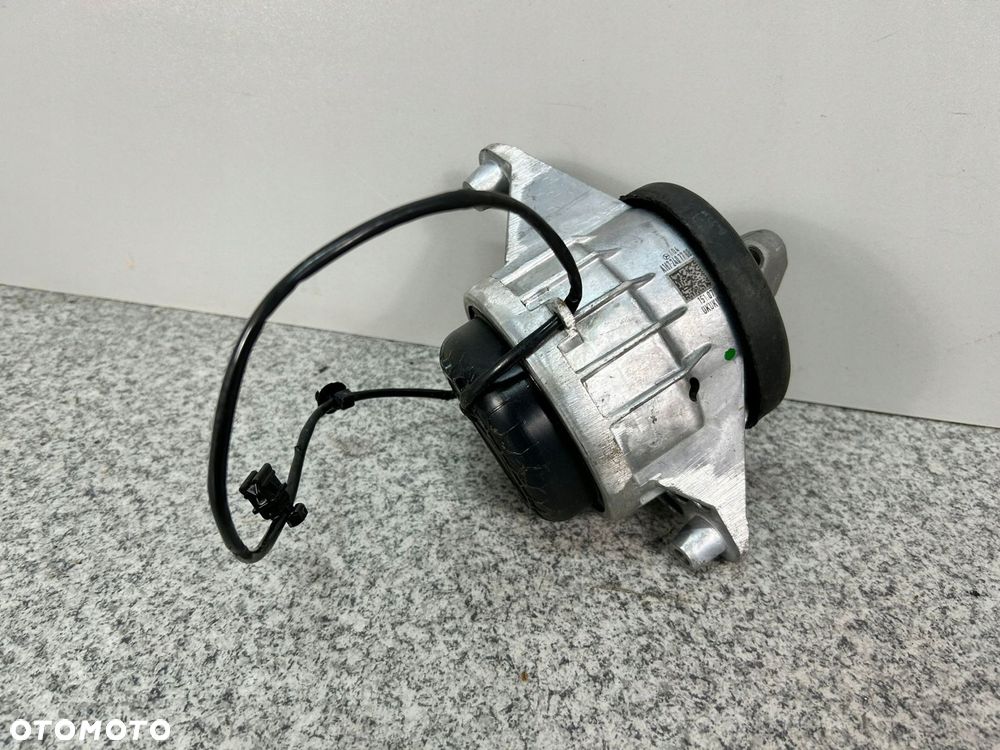 MERCEDES GLE A1672407700 PRAWA ŁAPA PODUSZKA - 3