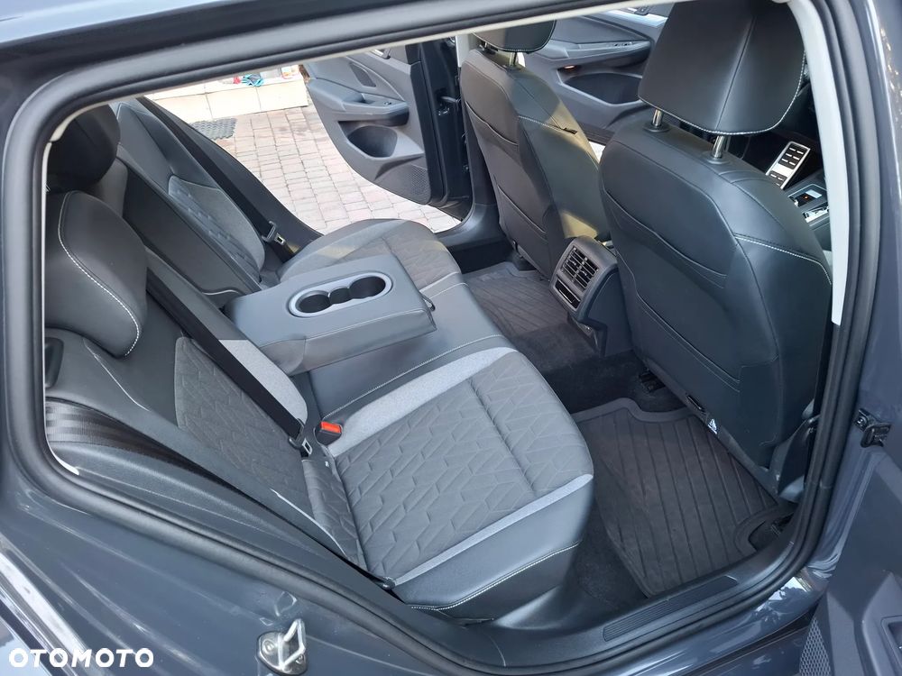 Volkswagen Golf 2.0 TDI SCR DSG Goal - 19