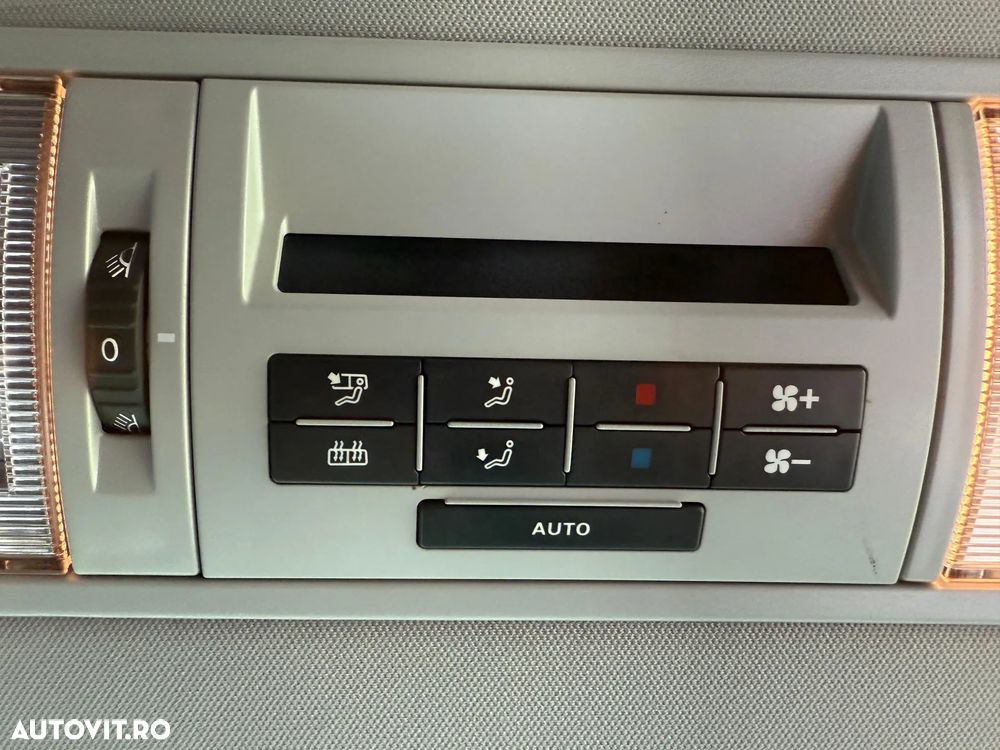 Volkswagen Caravelle LR Comfortline - 19