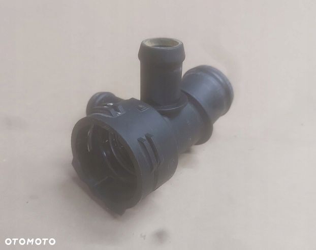 audi a4 b8 a5 8t0 rurka krócieć wody 4f0122293a - 1