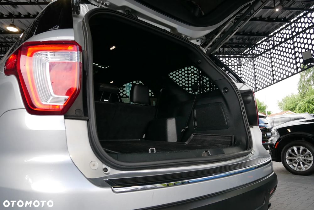 Ford Explorer - 31