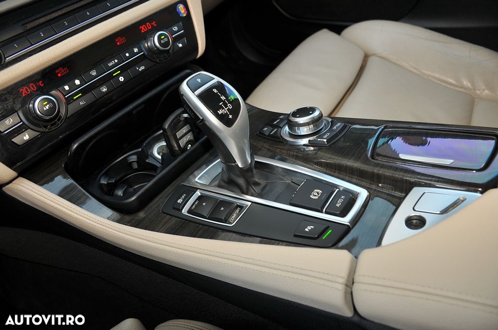 BMW Seria 5 530d Sport-Aut. - 11