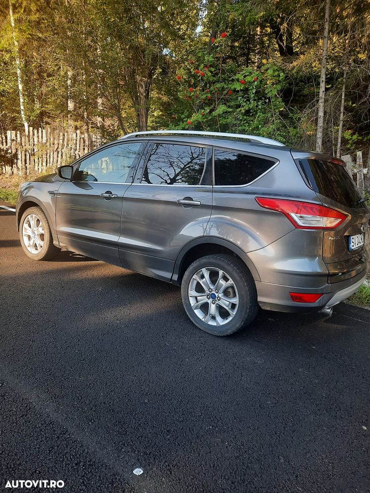 Ford Kuga 2.0 TDCi 4x4 Aut. Titanium - 2