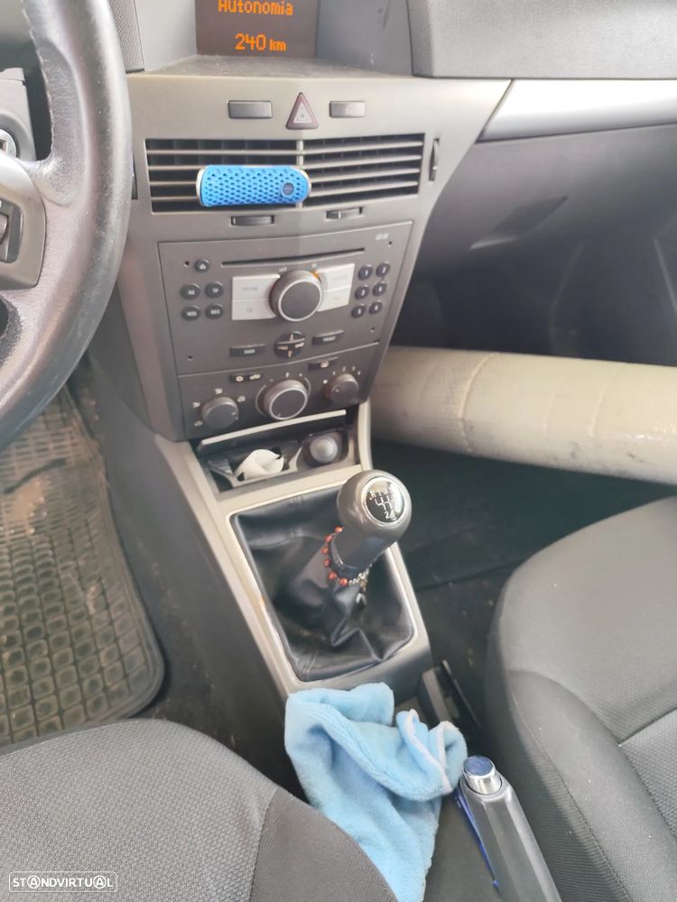 Opel Astra Caravan - 9