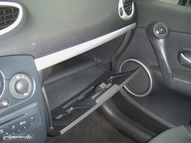 Renault Clio 1.2 16V Dynamique Luxe - 22
