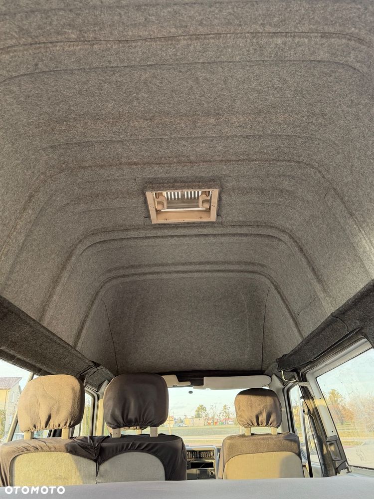 Volkswagen Transporter - 14
