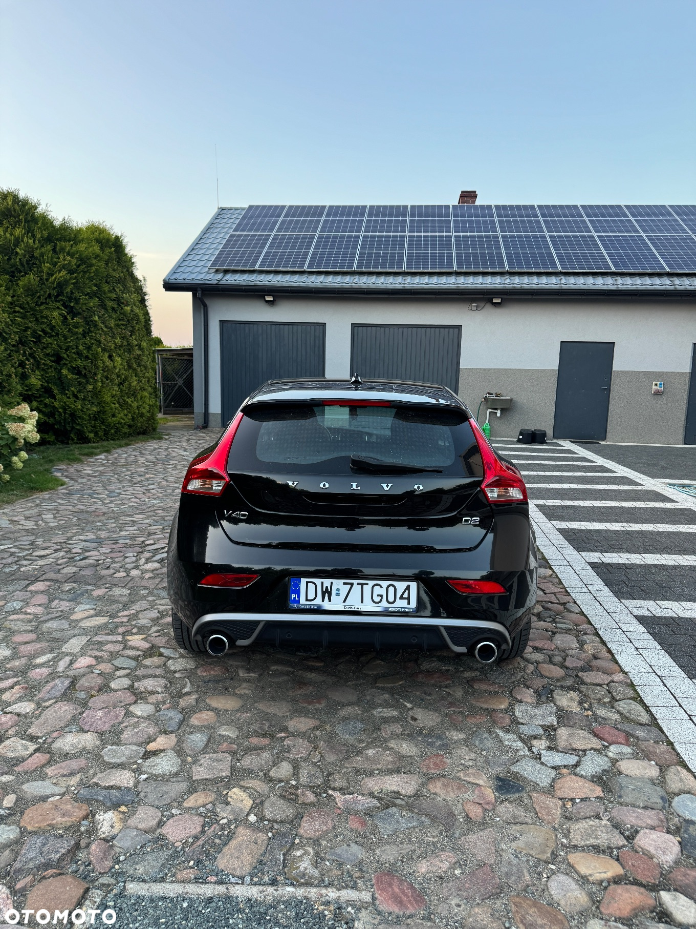Volvo V40 D2 Drive-E R-Design Momentum - 4