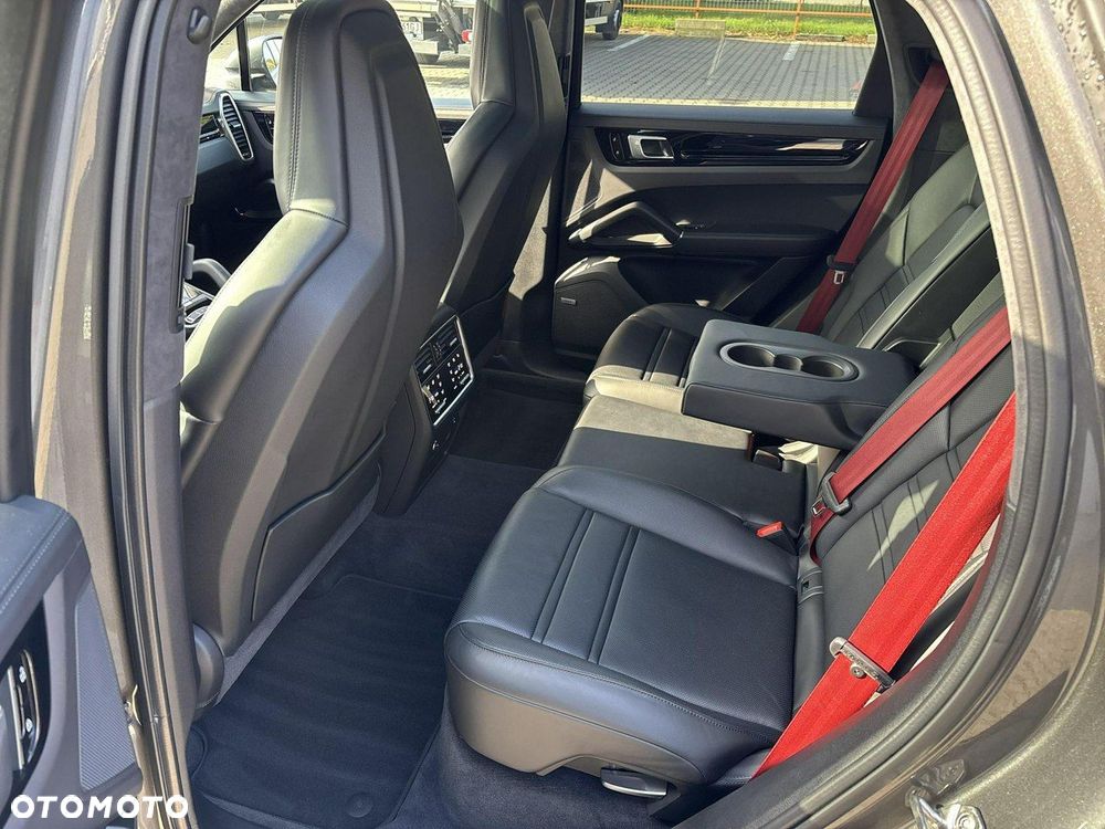 Porsche Cayenne - 12