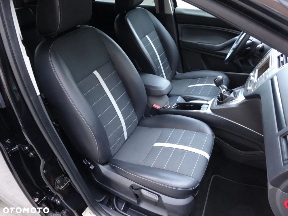 Ford Kuga 2.0 TDCi 4x4 Titanium - 26