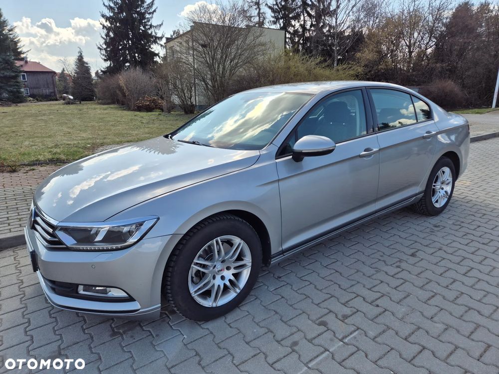 Volkswagen Passat 1.6 TDI BMT Trendline - 16