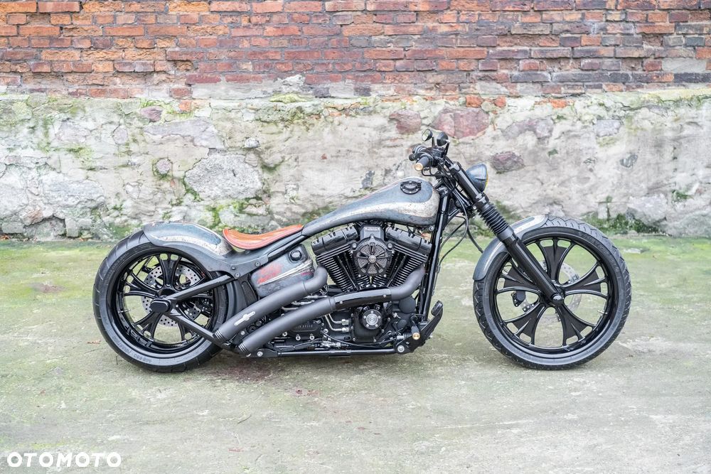 Harley-Davidson Softail Breakout - 1