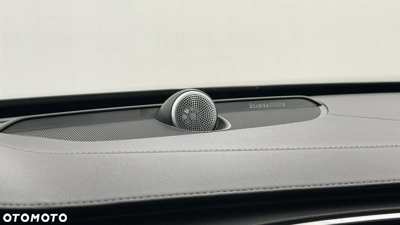 Volvo XC 90 T8 AWD Plug-In Hybrid Ultimate Dark 7os - 27