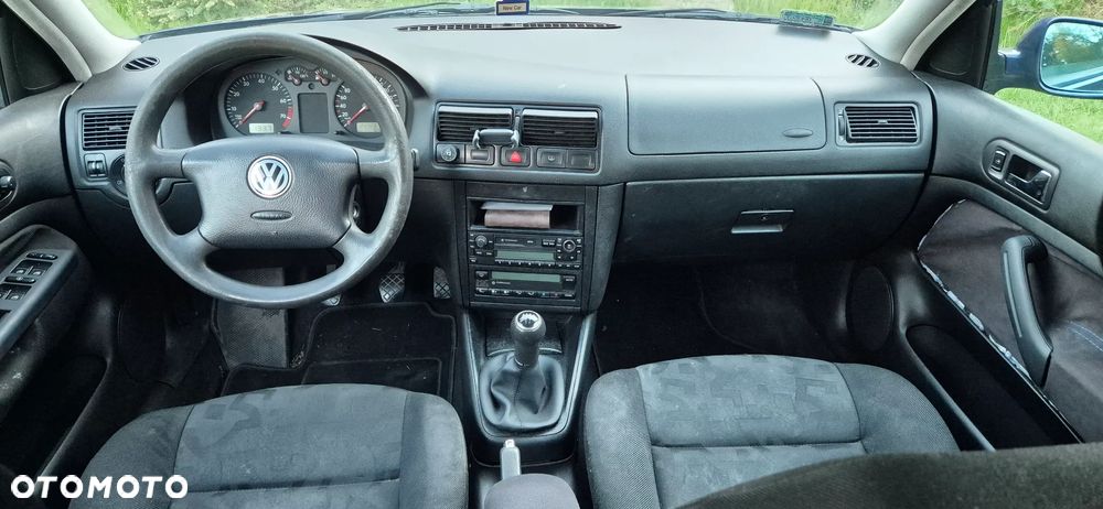 Volkswagen Golf 1.6 - 12