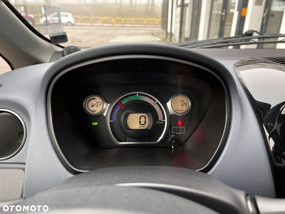 Peugeot iOn Active - 8