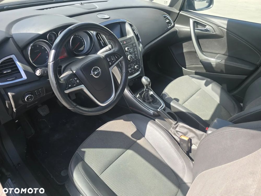 Opel Astra 1.7 CDTI DPF Cosmo - 11