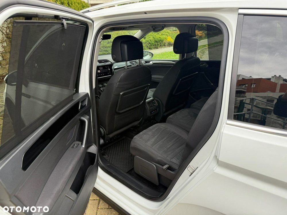 Volkswagen Touran - 23