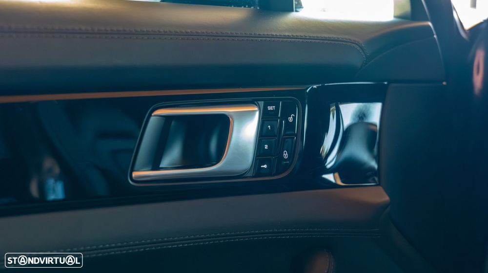 Porsche Panamera Sport Turismo 4 E-Hybrid - 18