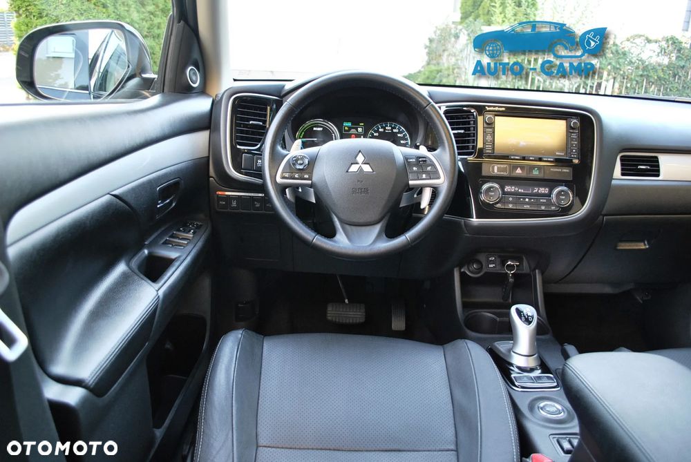 Mitsubishi Outlander Instyle NAVI + - 14