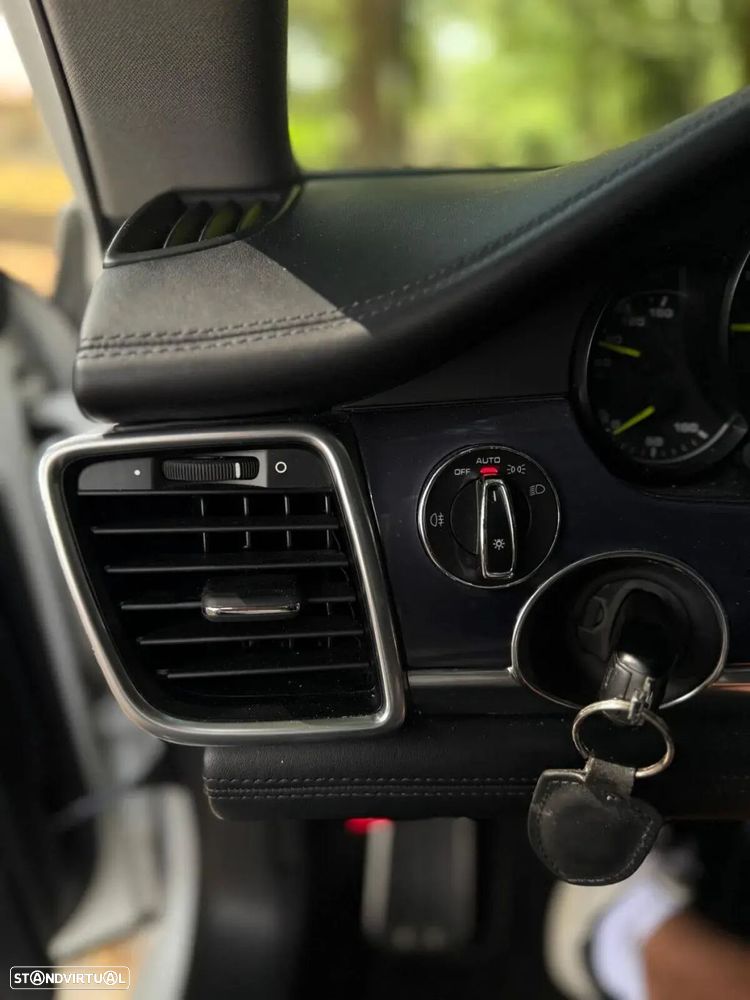 Porsche Panamera - 27