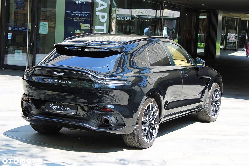 Aston Martin DBX - 4