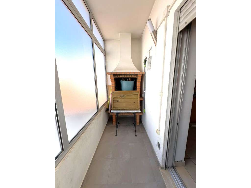 Apartamento T1+1 com garagem individual - Grande imagem: 4/14