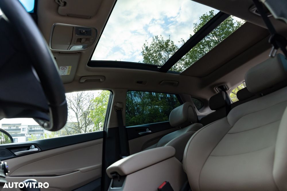 Hyundai Tucson 2.0 CRDI 4WD Automatik Premium - 32