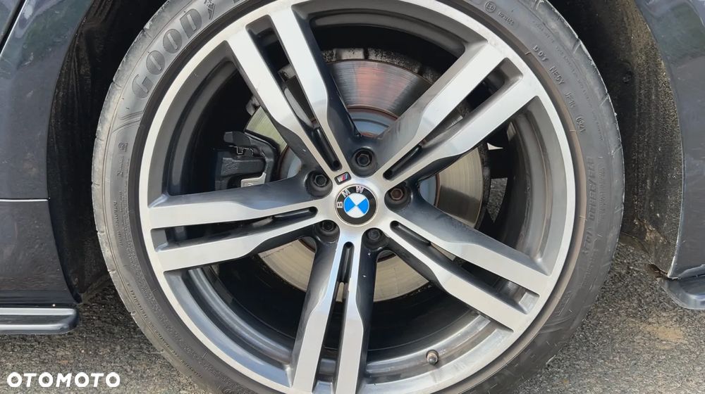 BMW Seria 7 750i xDrive - 25