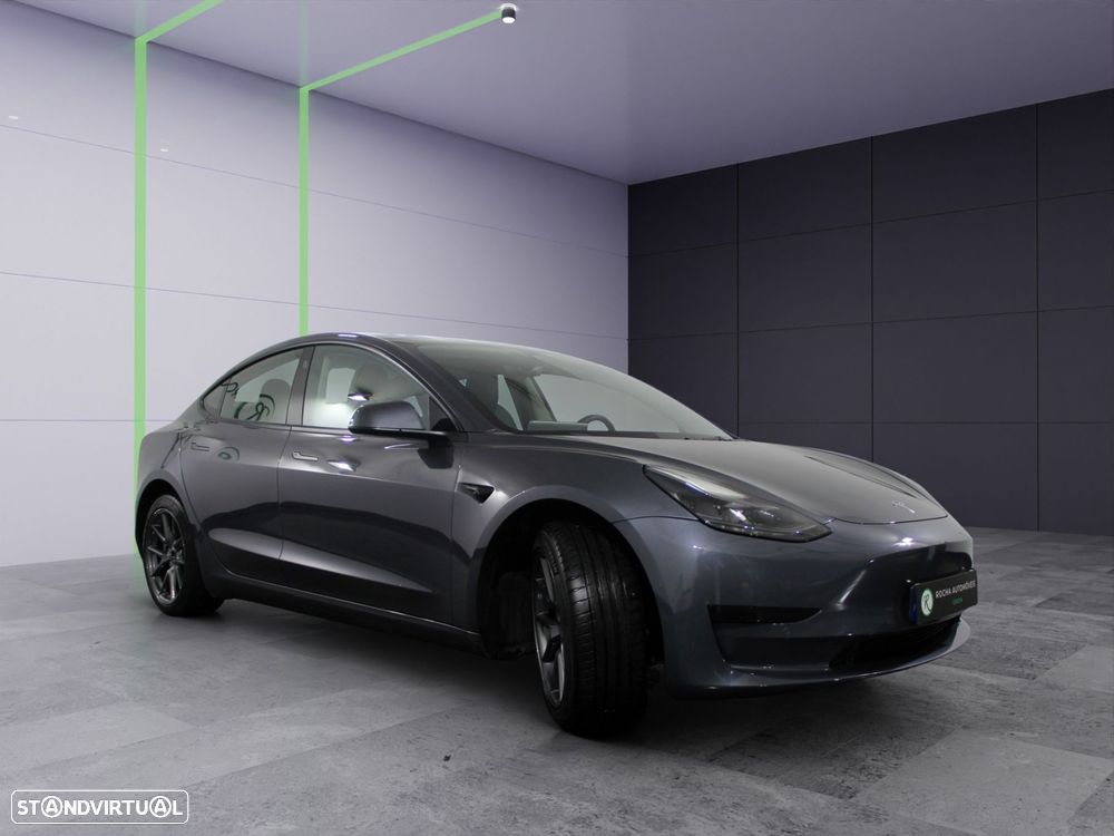 Tesla Model 3 - 3