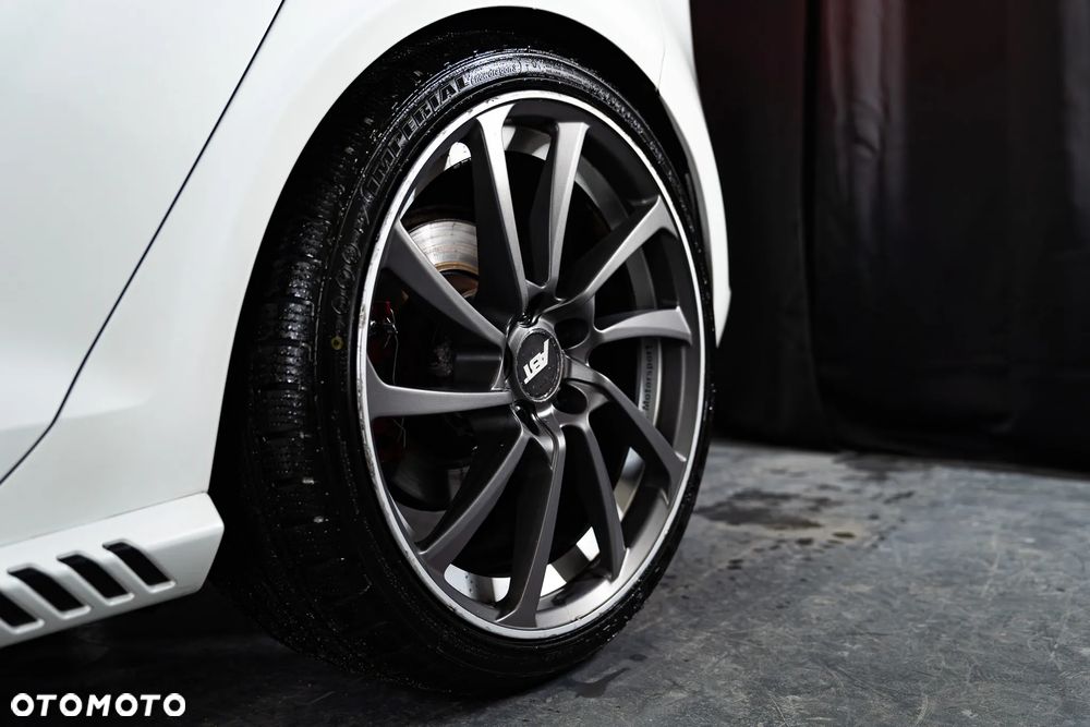 Volkswagen Golf GTI (BlueMotion Technology) DSG Performance - 4