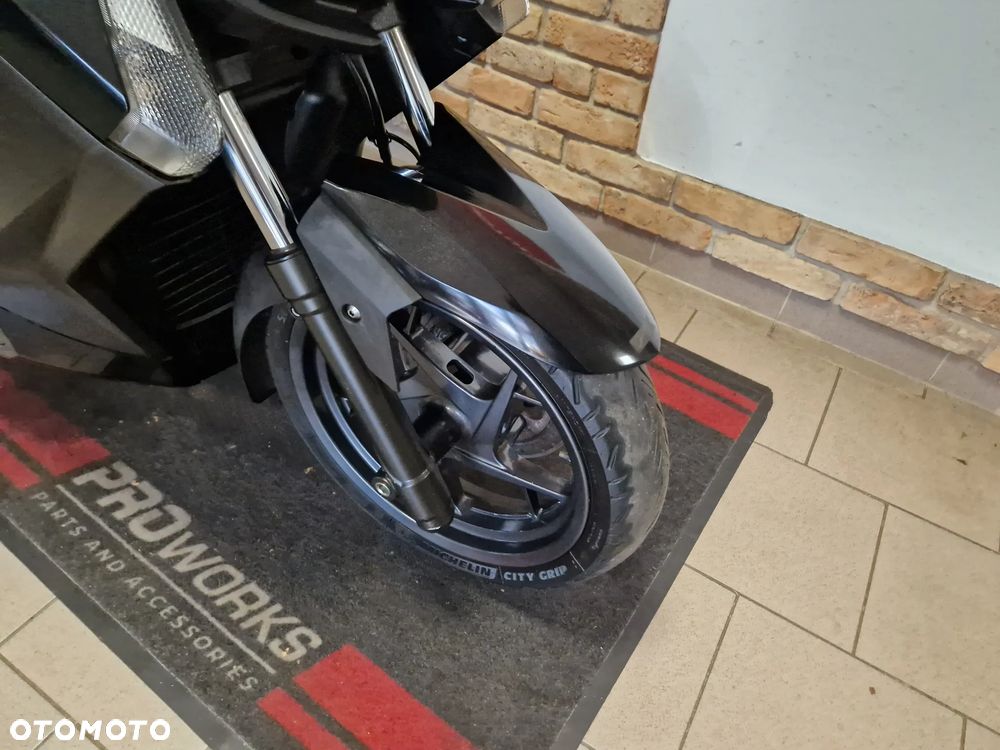 Yamaha X-max - 24