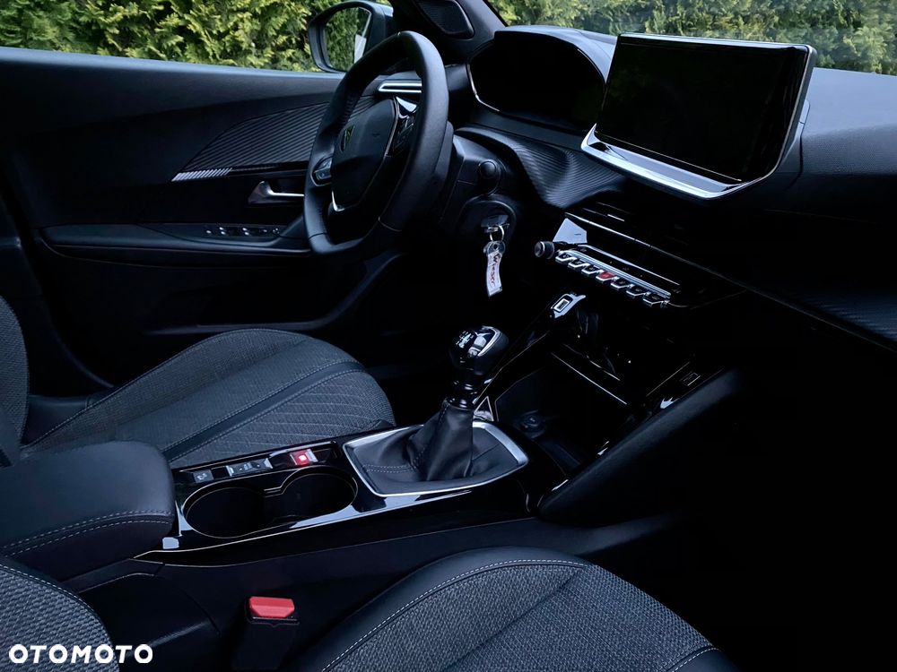 Peugeot 2008 1.2 PureTech Allure S&S - 8
