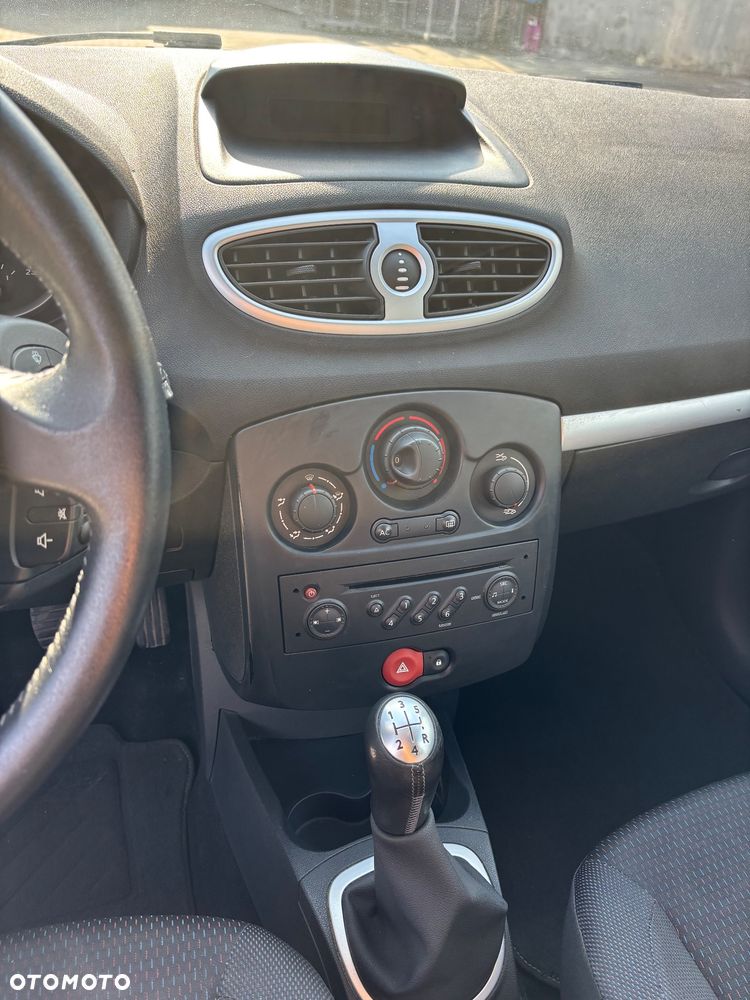 Renault Clio - 15