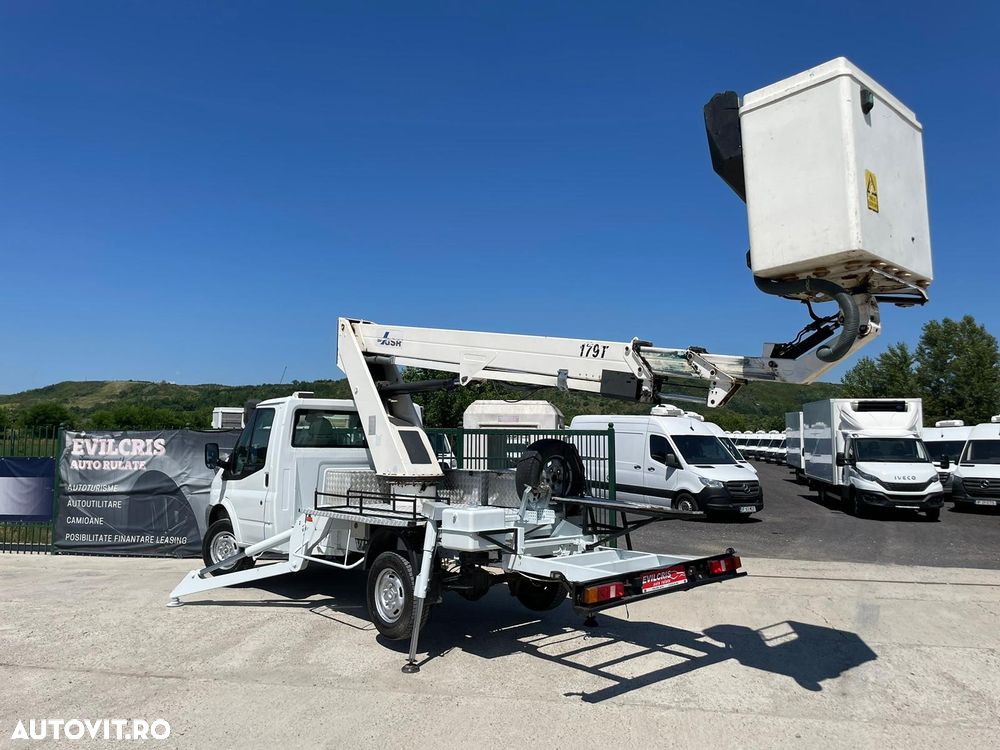 Ford Transit NACELA 4x4 18 M - 2