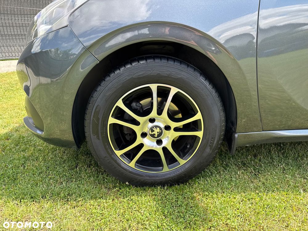 Peugeot 208 PureTech 82 Allure - 17